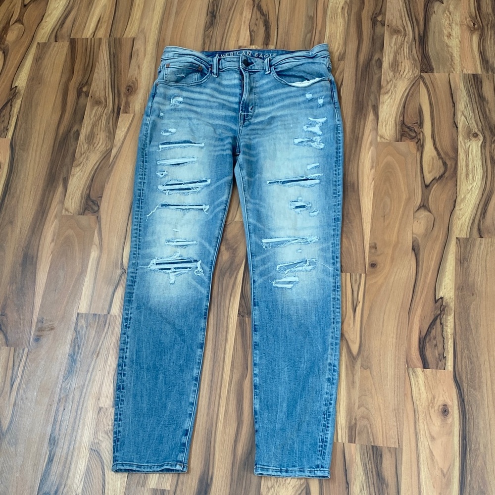 American Eagle Outfitters Men's Light Blue Distressed Athletic Fit Jeans